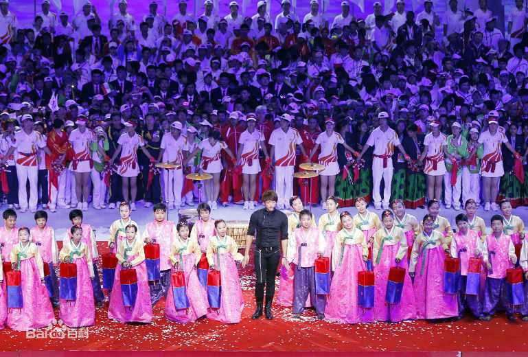 郑智薰(英文名:Rain 韩文名：  罗马拼音：Jung Ji Hoon)广州亚运会闭幕式仁川部分前后照片