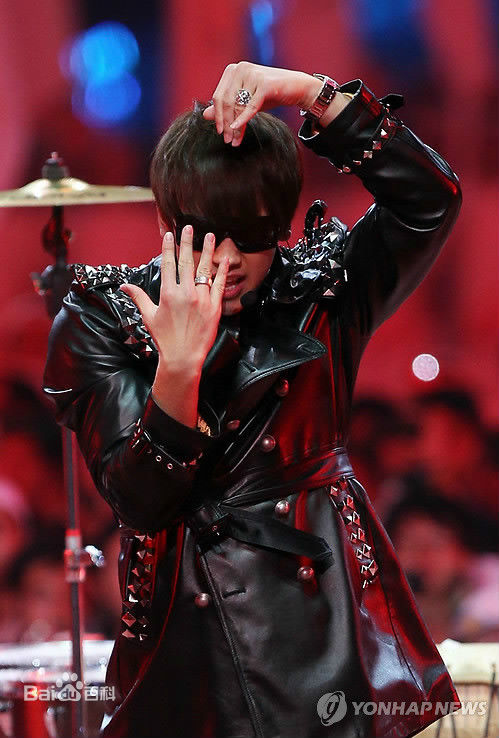 郑智薰(英文名:Rain 韩文名：  罗马拼音：Jung Ji Hoon)广州亚运会闭幕式仁川部分前后照片