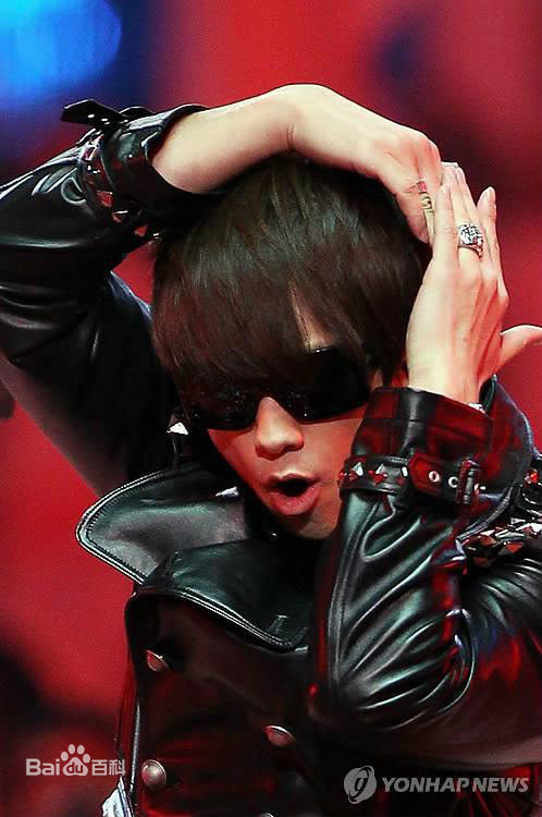 郑智薰(英文名:Rain 韩文名：  罗马拼音：Jung Ji Hoon)广州亚运会闭幕式仁川部分前后照片