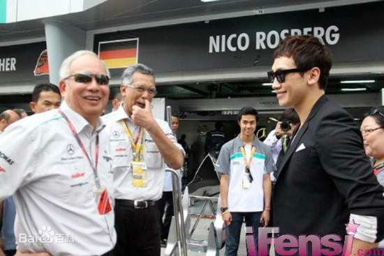 郑智薰(英文名:Rain 韩文名：  罗马拼音：Jung Ji Hoon)Rain VS 大人物前后照片