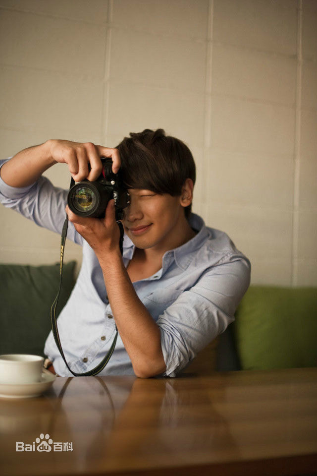 郑智薰(英文名:Rain 韩文名：  罗马拼音：Jung Ji Hoon)广告代言壁纸壁纸