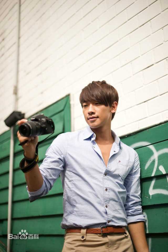 郑智薰(英文名:Rain 韩文名：  罗马拼音：Jung Ji Hoon)广告代言壁纸壁纸