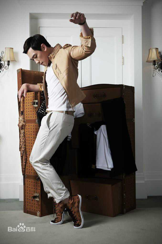 郑智薰(英文名:Rain 韩文名：  罗马拼音：Jung Ji Hoon)广告代言壁纸壁纸