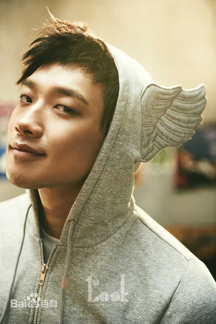 郑智薰(英文名:Rain 韩文名：  罗马拼音：Jung Ji Hoon)广告代言壁纸壁纸