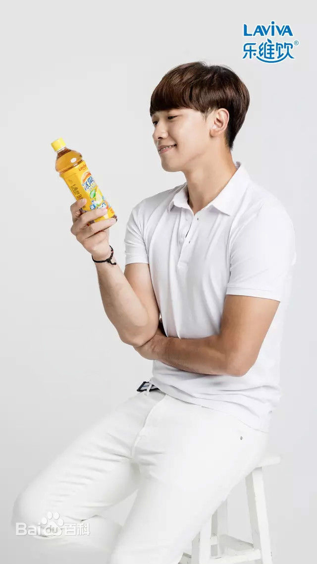 郑智薰(英文名:Rain 韩文名：  罗马拼音：Jung Ji Hoon)广告代言壁纸壁纸