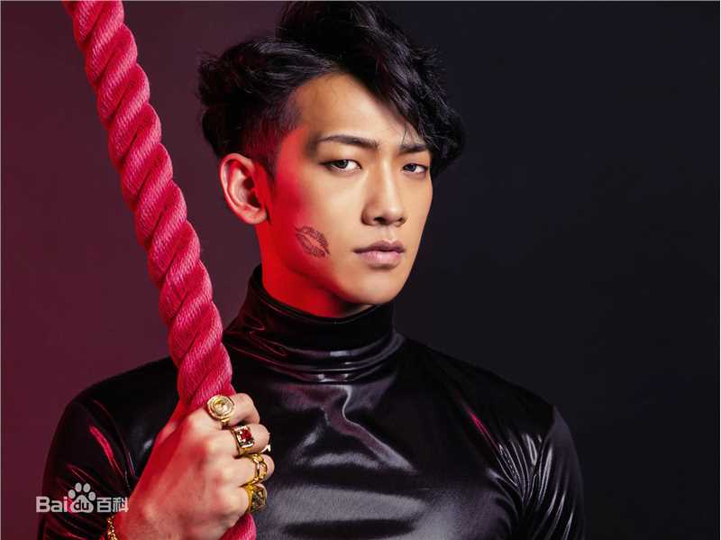 郑智薰(英文名:Rain 韩文名：  罗马拼音：Jung Ji Hoon)专辑美图图片图册