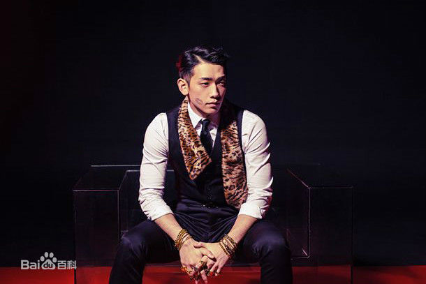 郑智薰(英文名:Rain 韩文名：  罗马拼音：Jung Ji Hoon)专辑美图图片图册