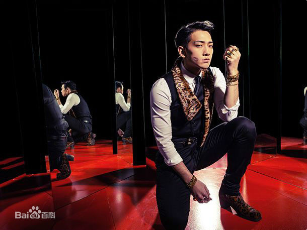 郑智薰(英文名:Rain 韩文名：  罗马拼音：Jung Ji Hoon)专辑美图图片图册