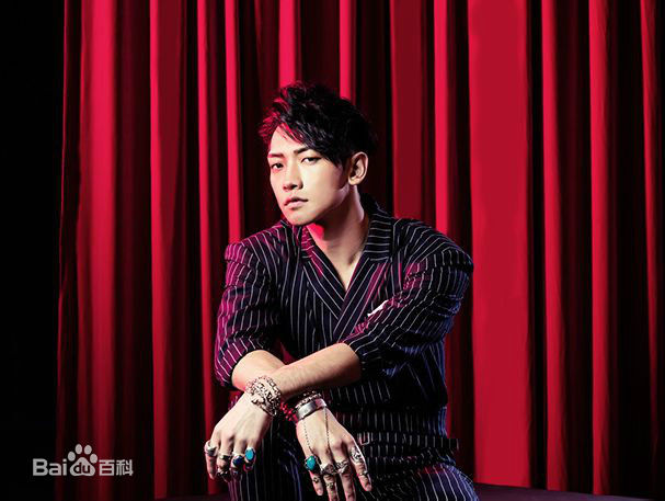 郑智薰(英文名:Rain 韩文名：  罗马拼音：Jung Ji Hoon)专辑美图图片图册