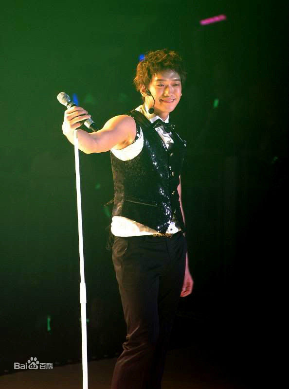 郑智薰(英文名:Rain 韩文名：  罗马拼音：Jung Ji Hoon)Legend Of Raini性感图片图集