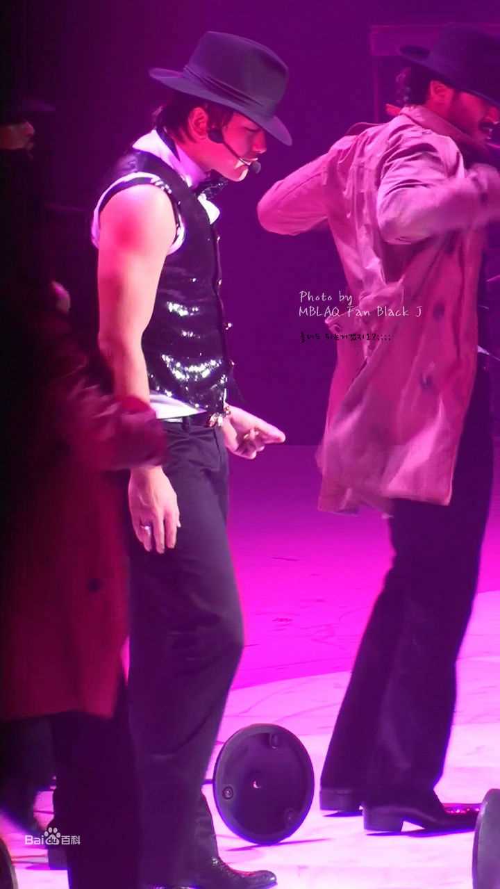 郑智薰(英文名:Rain 韩文名：  罗马拼音：Jung Ji Hoon)Legend Of Raini性感图片图集