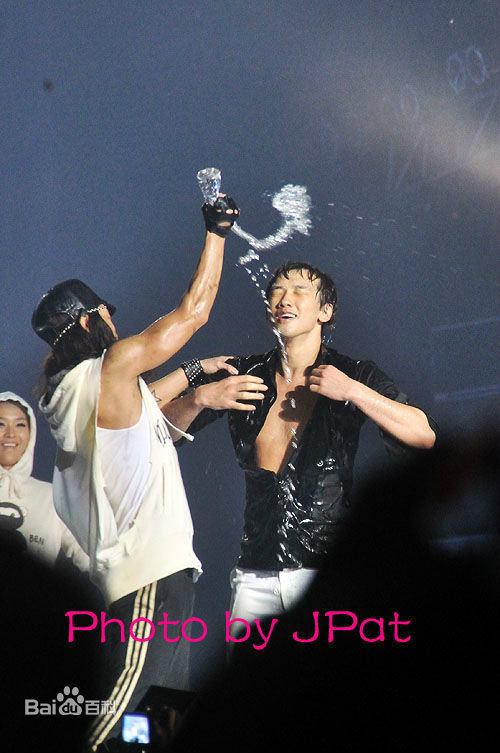 郑智薰(英文名:Rain 韩文名：  罗马拼音：Jung Ji Hoon)Legend Of Raini性感图片图集