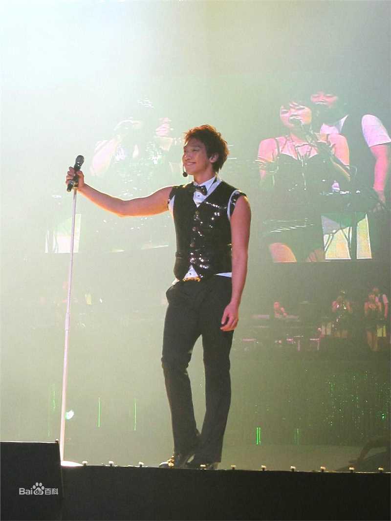 郑智薰(英文名:Rain 韩文名：  罗马拼音：Jung Ji Hoon)Legend Of Raini性感图片图集