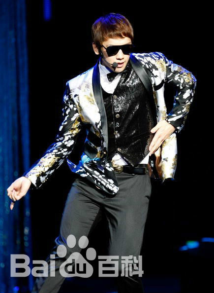 郑智薰(英文名:Rain 韩文名：  罗马拼音：Jung Ji Hoon)Legend Of Raini性感图片图集