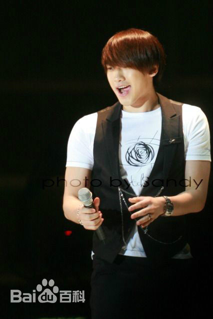 郑智薰(英文名:Rain 韩文名：  罗马拼音：Jung Ji Hoon)Six to Five Rain's Fashion Concert图册