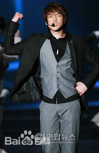 郑智薰(英文名:Rain 韩文名：  罗马拼音：Jung Ji Hoon)Six to Five Rain's Fashion Concert图册