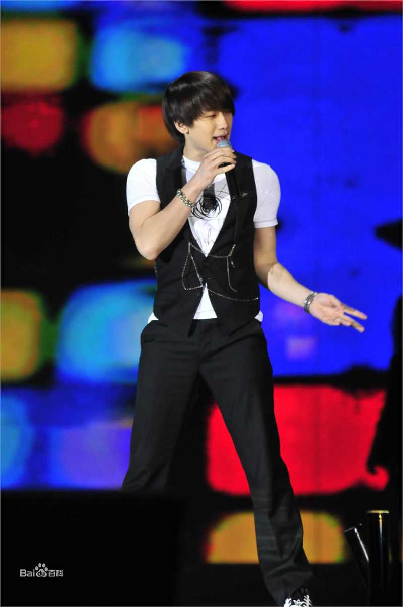 郑智薰(英文名:Rain 韩文名：  罗马拼音：Jung Ji Hoon)Six to Five Rain's Fashion Concert图册
