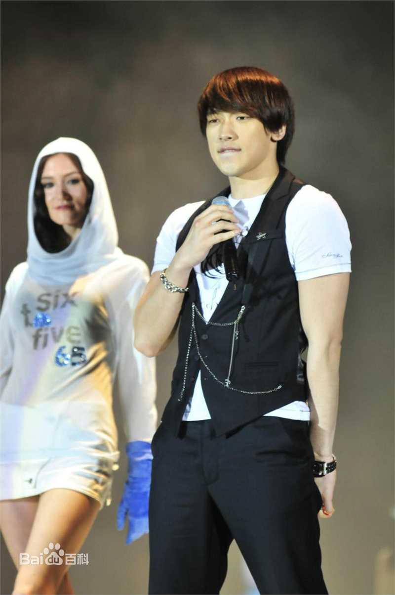 郑智薰(英文名:Rain 韩文名：  罗马拼音：Jung Ji Hoon)Six to Five Rain's Fashion Concert图册