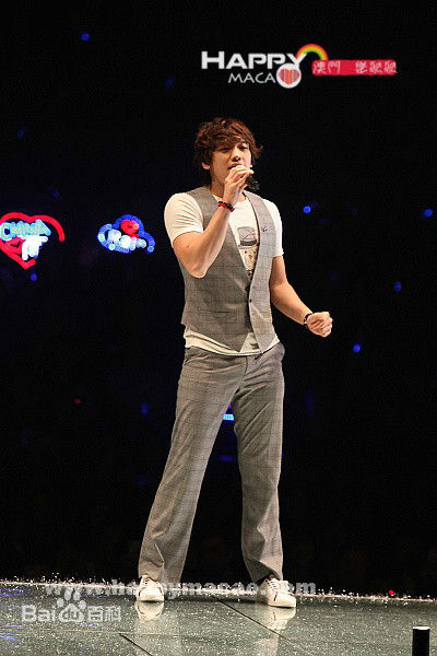 郑智薰(英文名:Rain 韩文名：  罗马拼音：Jung Ji Hoon)Six to Five Rain's Fashion Concert图册