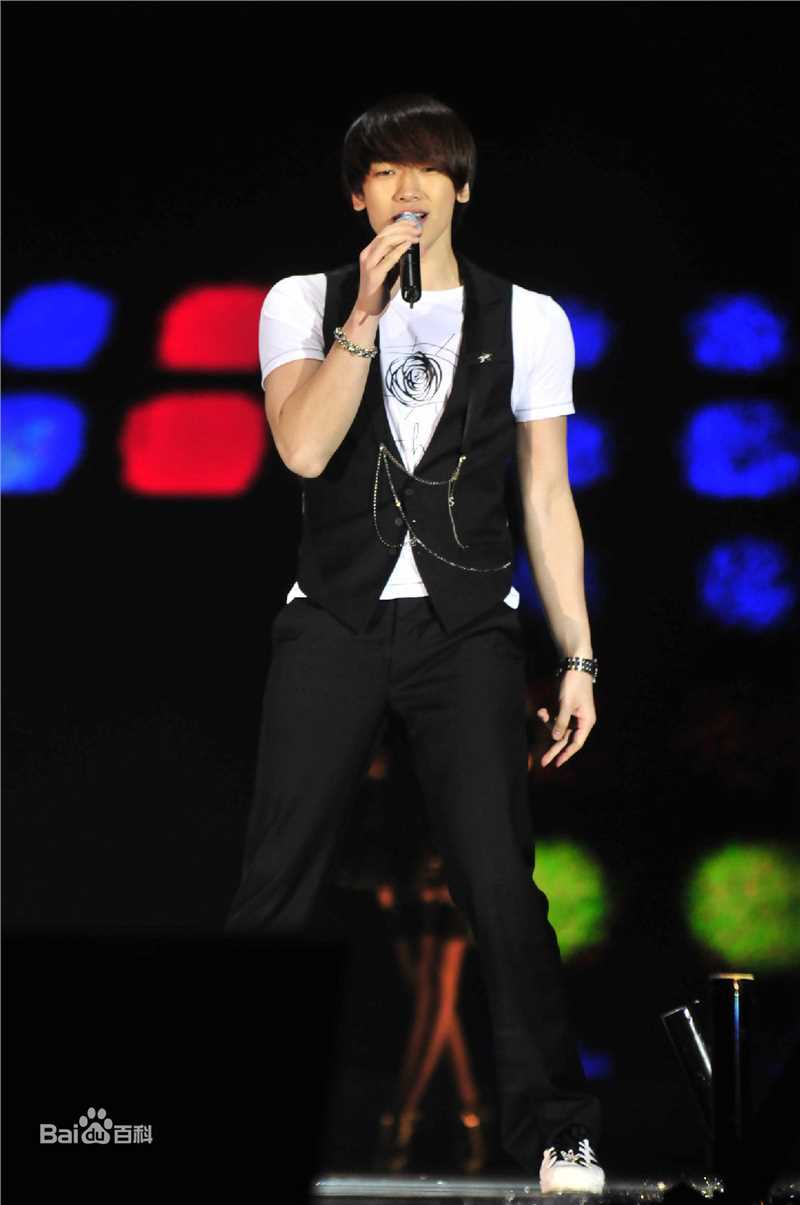 郑智薰(英文名:Rain 韩文名：  罗马拼音：Jung Ji Hoon)Six to Five Rain's Fashion Concert图册