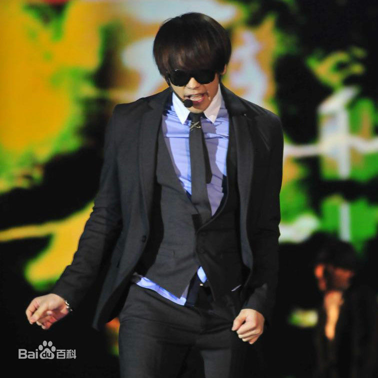 郑智薰(英文名:Rain 韩文名：  罗马拼音：Jung Ji Hoon)Six to Five Rain's Fashion Concert图册