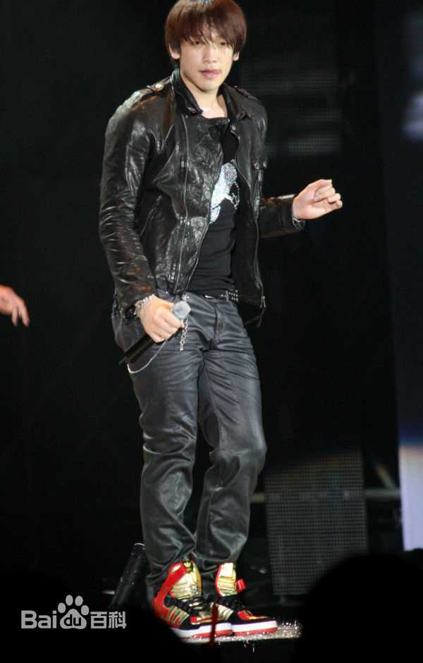 郑智薰(英文名:Rain 韩文名：  罗马拼音：Jung Ji Hoon)Six to Five Rain's Fashion Concert图册