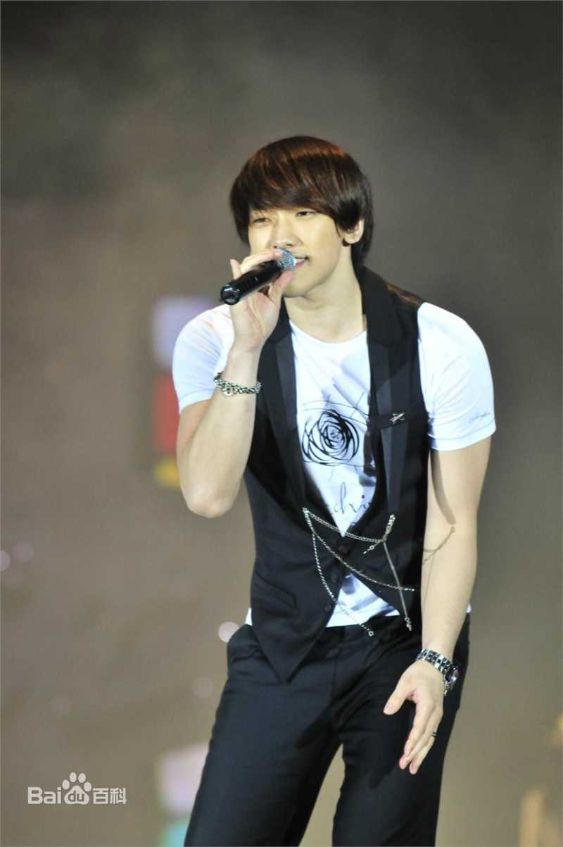 郑智薰(英文名:Rain 韩文名：  罗马拼音：Jung Ji Hoon)Six to Five Rain's Fashion Concert图册