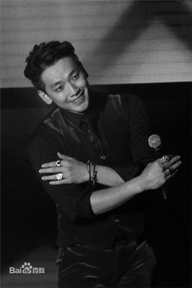 郑智薰(英文名:Rain 韩文名：  罗马拼音：Jung Ji Hoon)Rain Effect Show性感图片图集