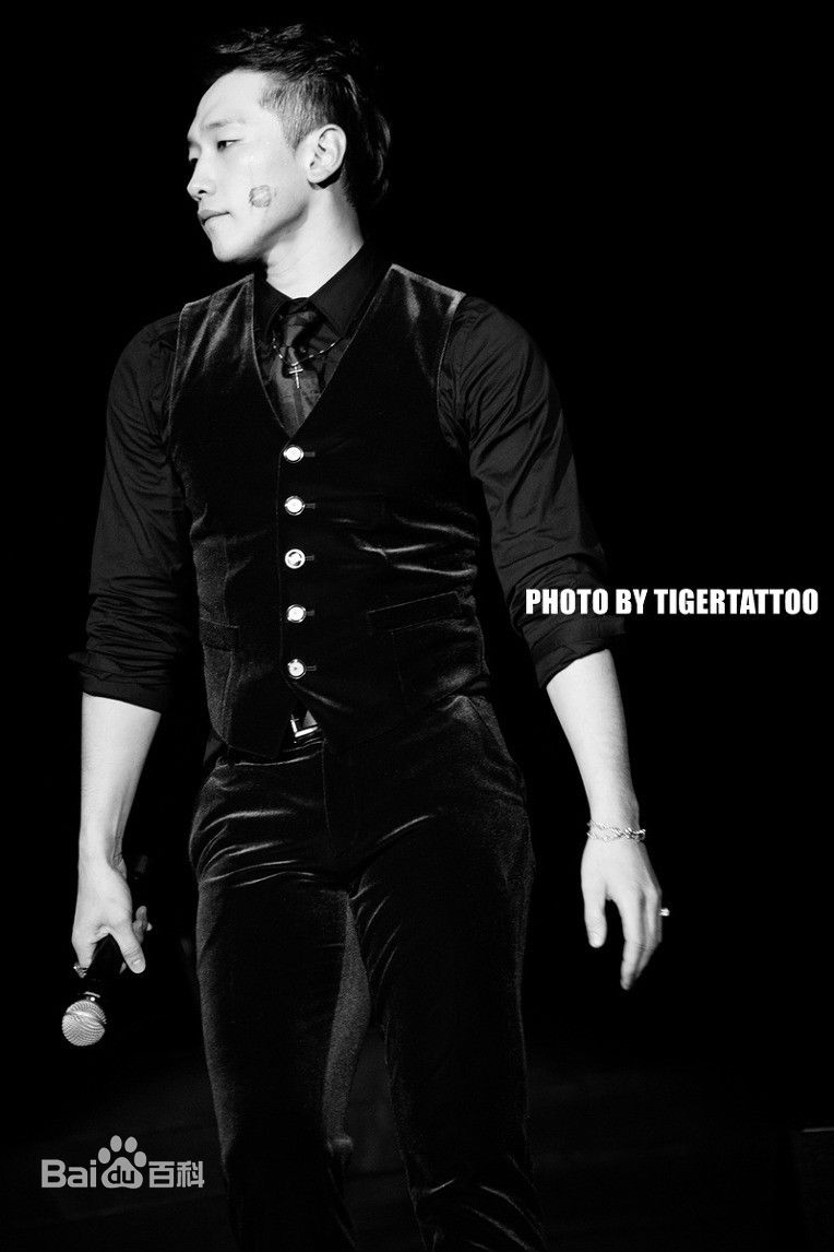 郑智薰(英文名:Rain 韩文名：  罗马拼音：Jung Ji Hoon)Rain Effect Show性感图片图集