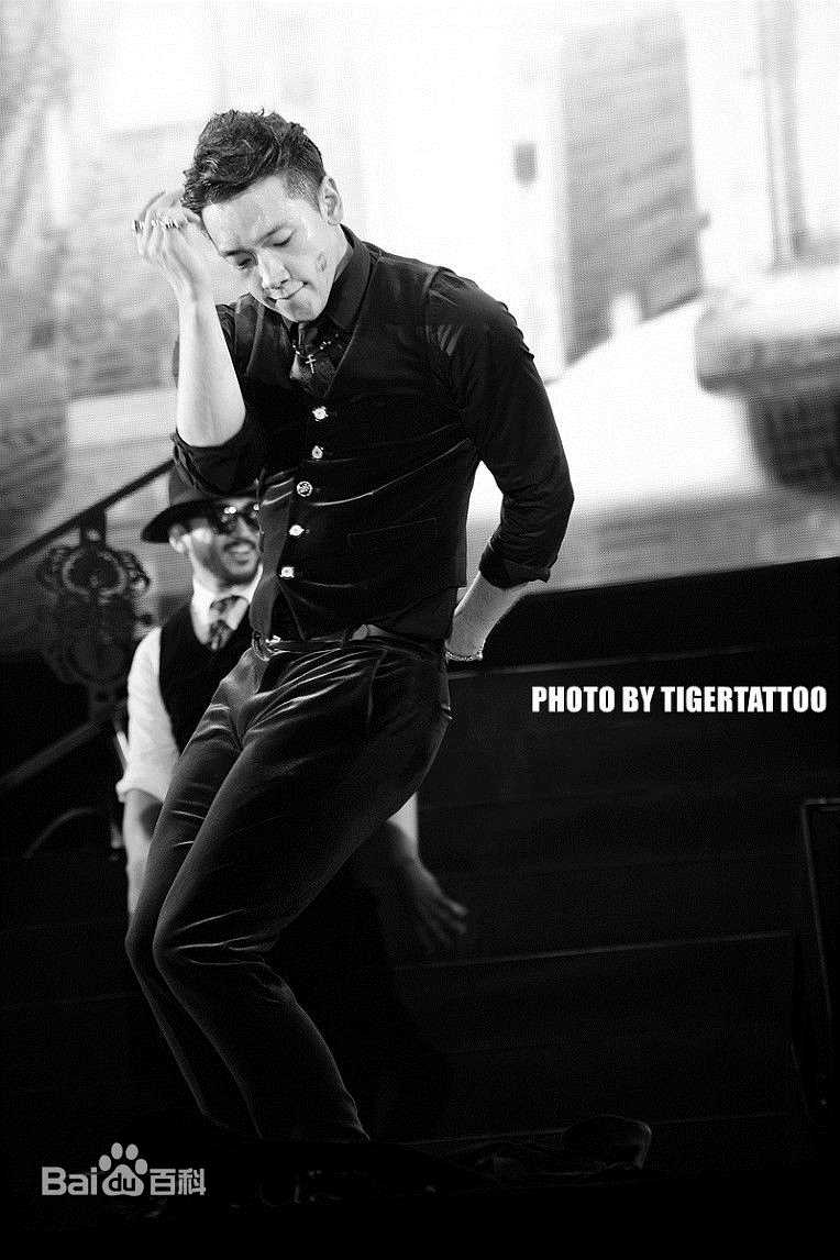 郑智薰(英文名:Rain 韩文名：  罗马拼音：Jung Ji Hoon)Rain Effect Show性感图片图集