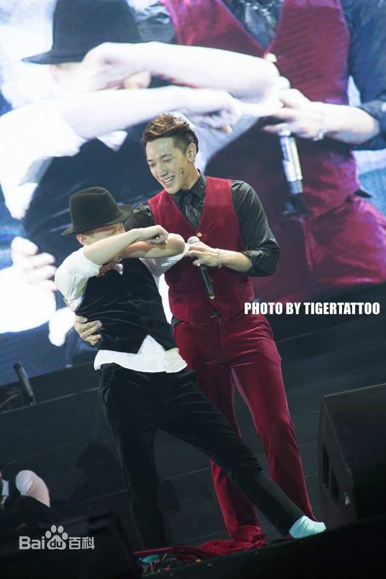 郑智薰(英文名:Rain 韩文名：  罗马拼音：Jung Ji Hoon)Rain Effect Show性感图片图集