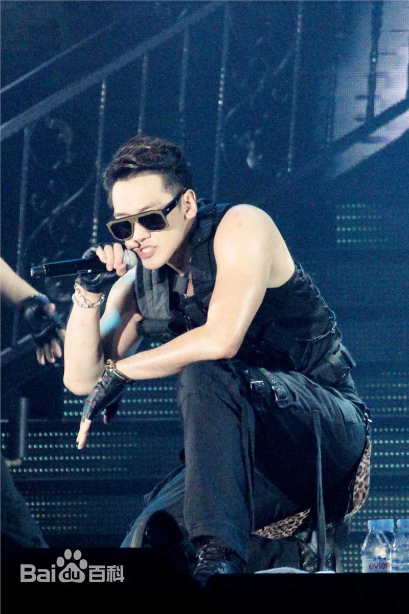 郑智薰(英文名:Rain 韩文名：  罗马拼音：Jung Ji Hoon)Rain Effect Show性感图片图集