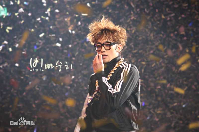 郑智薰(英文名:Rain 韩文名：  罗马拼音：Jung Ji Hoon)Adieu 2010 With Rain生活照