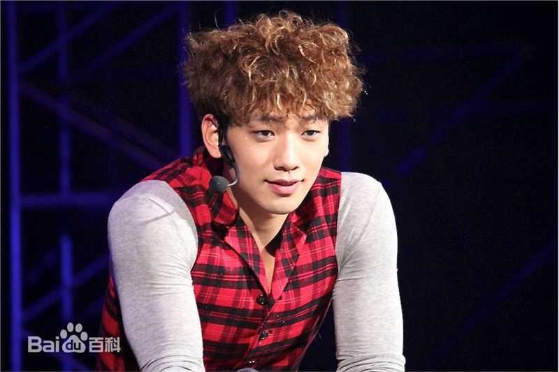 郑智薰(英文名:Rain 韩文名：  罗马拼音：Jung Ji Hoon)Adieu 2010 With Rain生活照