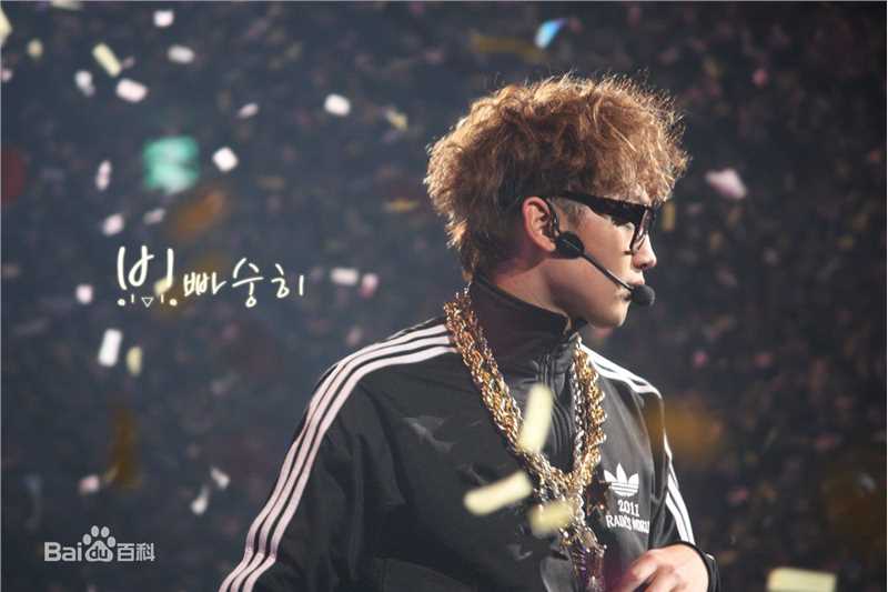 郑智薰(英文名:Rain 韩文名：  罗马拼音：Jung Ji Hoon)Adieu 2010 With Rain生活照