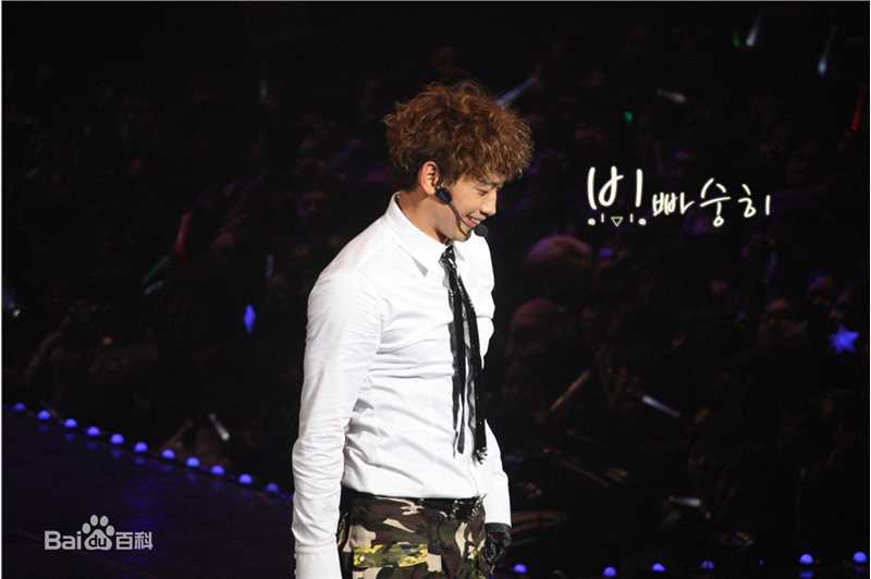 郑智薰(英文名:Rain 韩文名：  罗马拼音：Jung Ji Hoon)Adieu 2010 With Rain生活照