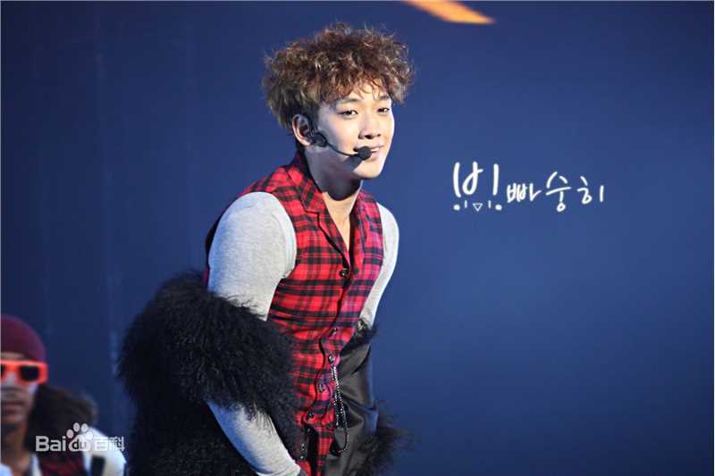 郑智薰(英文名:Rain 韩文名：  罗马拼音：Jung Ji Hoon)Adieu 2010 With Rain生活照