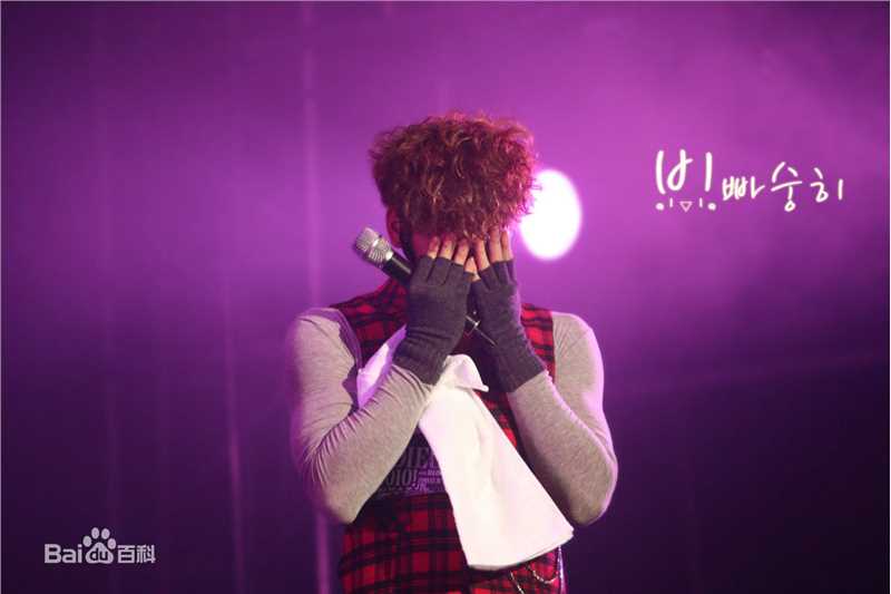 郑智薰(英文名:Rain 韩文名：  罗马拼音：Jung Ji Hoon)Adieu 2010 With Rain生活照