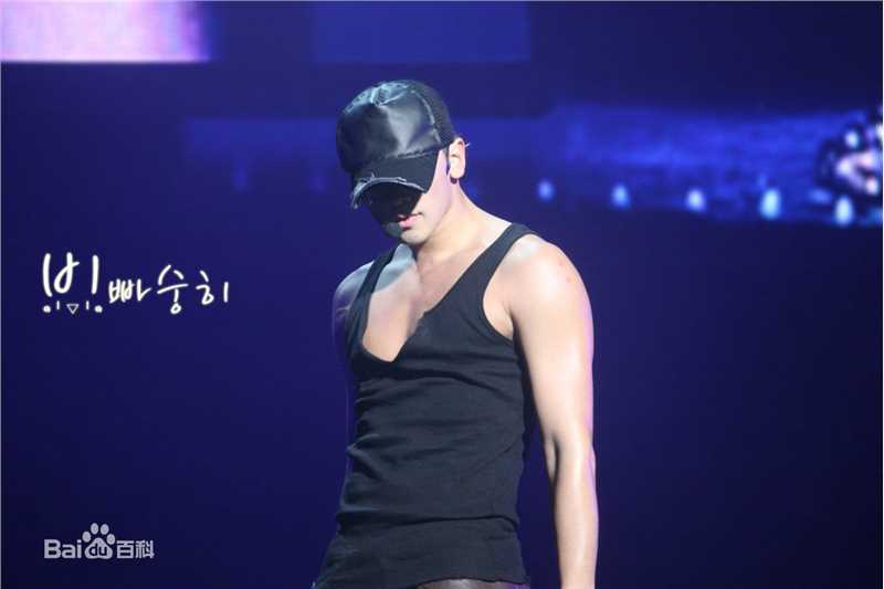 郑智薰(英文名:Rain 韩文名：  罗马拼音：Jung Ji Hoon)Adieu 2010 With Rain生活照