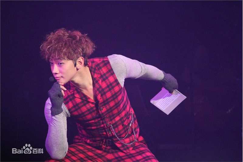 郑智薰(英文名:Rain 韩文名：  罗马拼音：Jung Ji Hoon)Adieu 2010 With Rain生活照