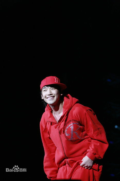 郑智薰(英文名:Rain 韩文名：  罗马拼音：Jung Ji Hoon)Rain's Coming前后照片