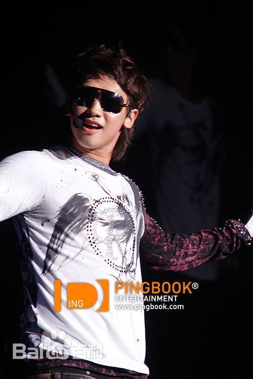 郑智薰(英文名:Rain 韩文名：  罗马拼音：Jung Ji Hoon)Rain's Coming前后照片