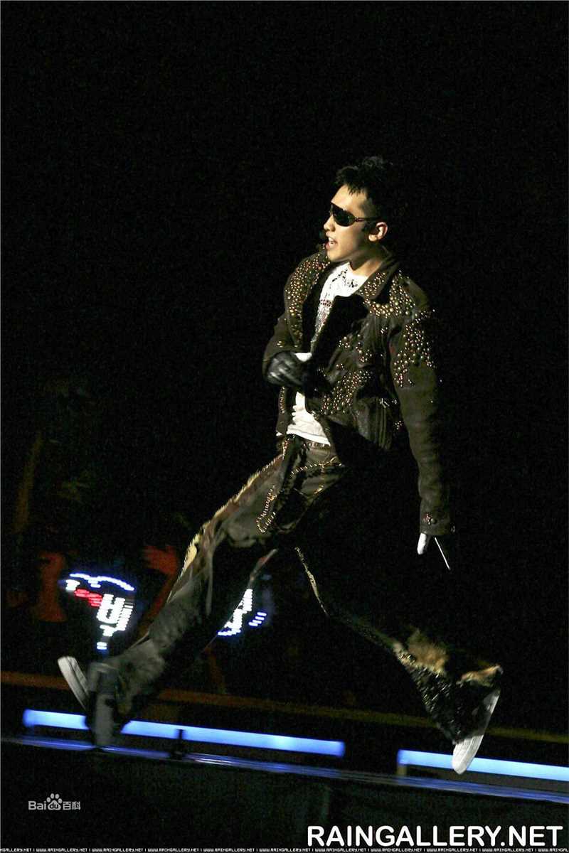 郑智薰(英文名:Rain 韩文名：  罗马拼音：Jung Ji Hoon)Rain's Coming前后照片