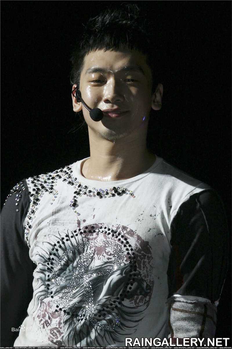 郑智薰(英文名:Rain 韩文名：  罗马拼音：Jung Ji Hoon)Rain's Coming前后照片