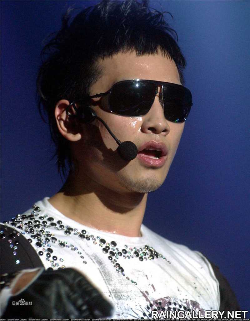 郑智薰(英文名:Rain 韩文名：  罗马拼音：Jung Ji Hoon)Rain's Coming前后照片