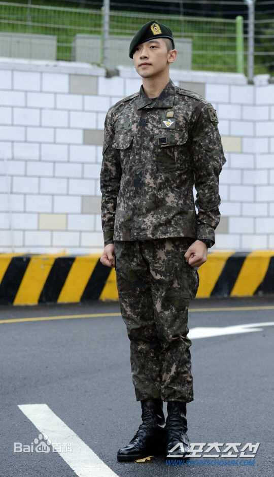 郑智薰(英文名:Rain 韩文名：  罗马拼音：Jung Ji Hoon)军装图册