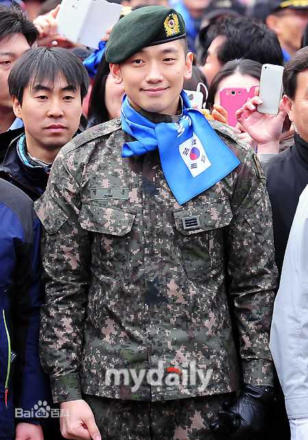 郑智薰(英文名:Rain 韩文名：  罗马拼音：Jung Ji Hoon)军装图册