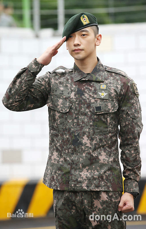 郑智薰(英文名:Rain 韩文名：  罗马拼音：Jung Ji Hoon)军装图册