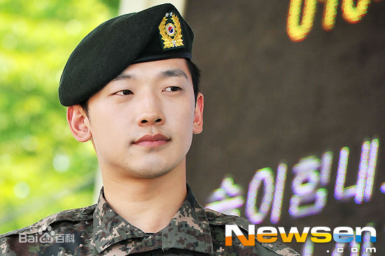 郑智薰(英文名:Rain 韩文名：  罗马拼音：Jung Ji Hoon)军装图册