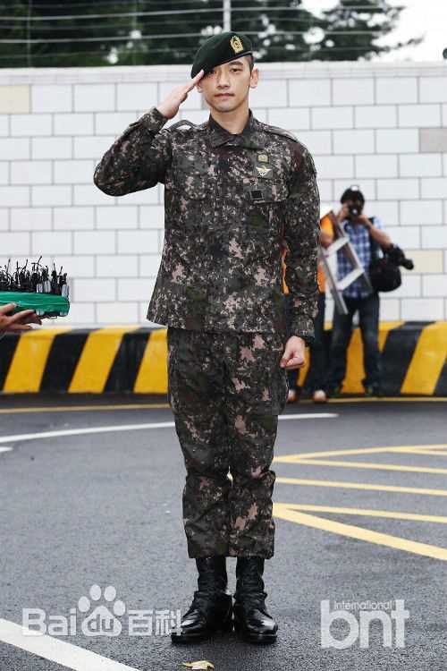 郑智薰(英文名:Rain 韩文名：  罗马拼音：Jung Ji Hoon)军装图册